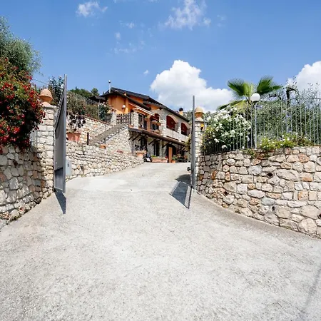 بيت للعطل La Taverna Tra Gli Ulivi